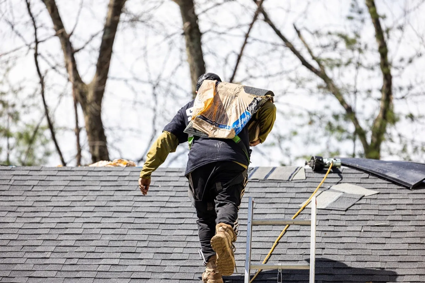 CertainTeed Landmark shingle roof replacement on a home in Tewksbury, MA